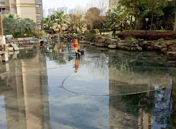 长安镇景观池淤泥清理